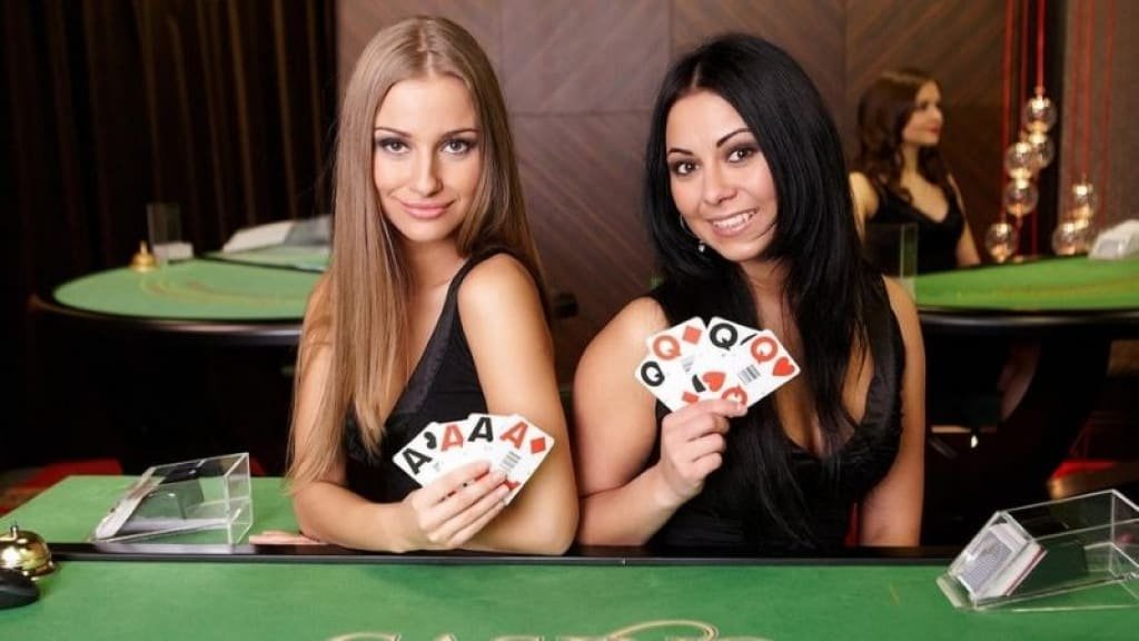 Play For Real Money With Live Dealers 